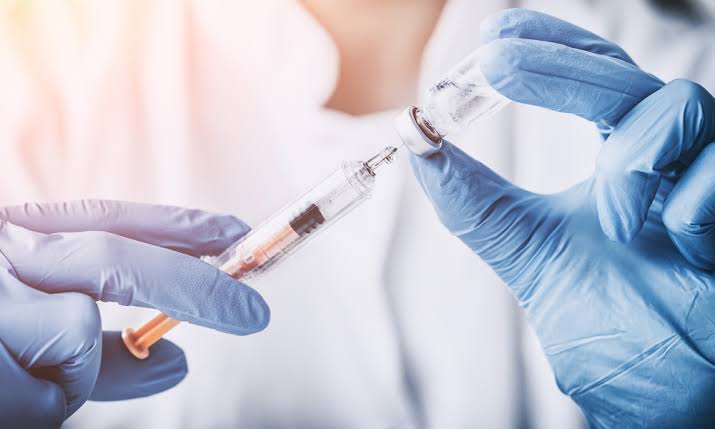 Coronavírus: Johnson & Johnson pretende fabricar 1 bilhão de doses de vacina