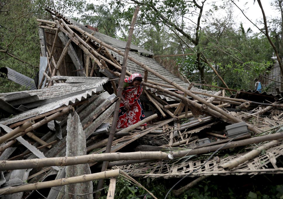 Ciclone Amphan causa destruições na Índia e Bangladesh