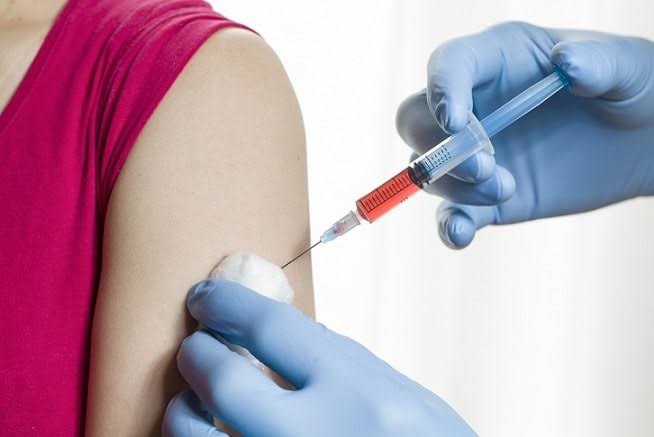 Coronavírus: Oxford vai testar vacina em 2 mil brasileiros